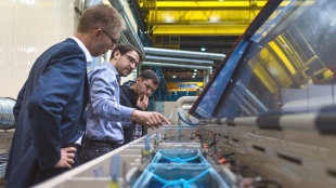 Die Pilotanlage von inca-fiber steht an der TU Chemnitz. (Foto: Bildarchiv der Pressestelle TU Chemnitz / Thomas Gund)