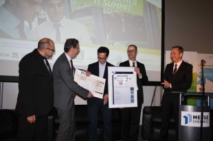 Übergabe des "Start up"-Pakets für Unternehmensgründer an die Corant GmbH am 3. Juni 2016