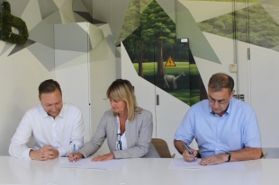 Unterzeichnung des Kooperationsvertrags für das TUClab
